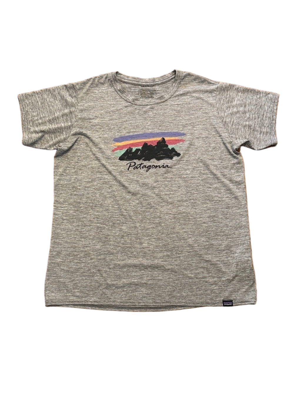 Patagonia Women's T-Shirt Bundle | Daily Graphic + Capilene® Cool Trail | Large - Picture 7 of 8